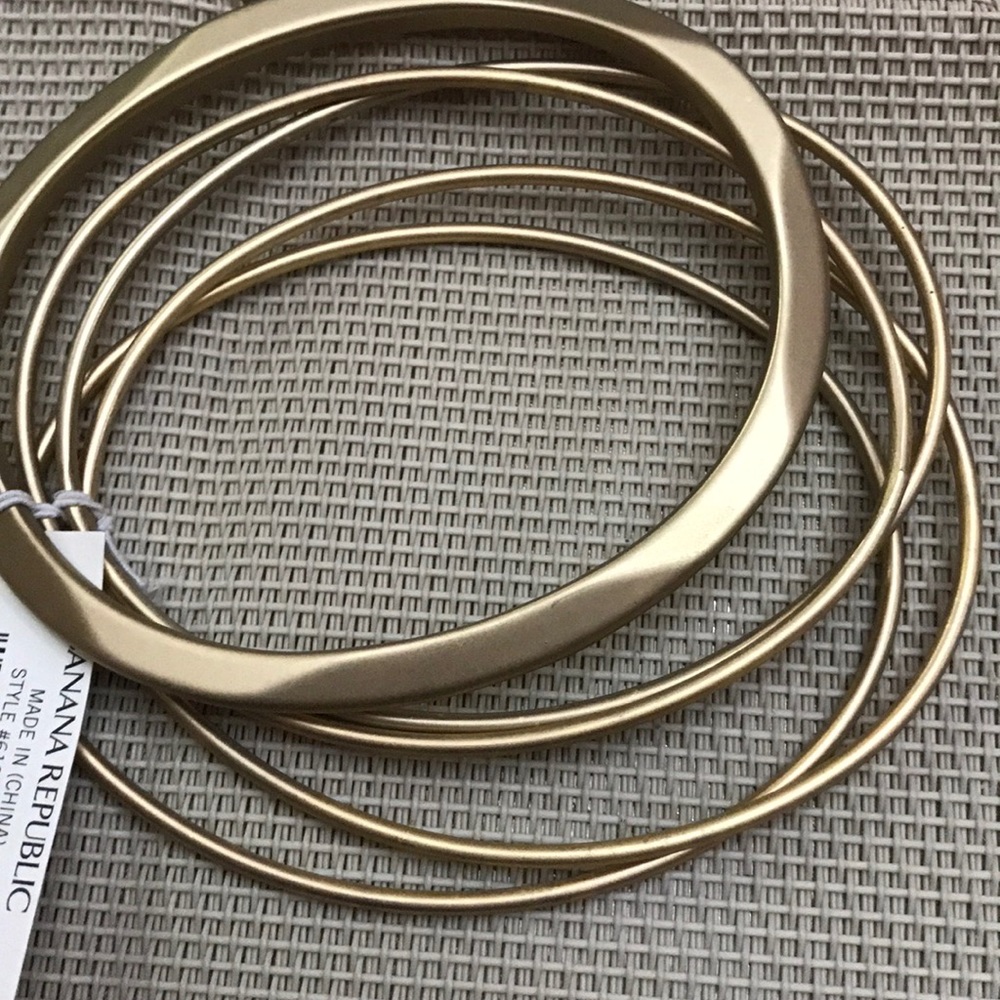 Banana Republic matte beautiful bangle - Picture 2 of 5